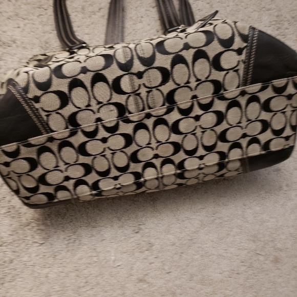 Coach - Picture 5 of 5